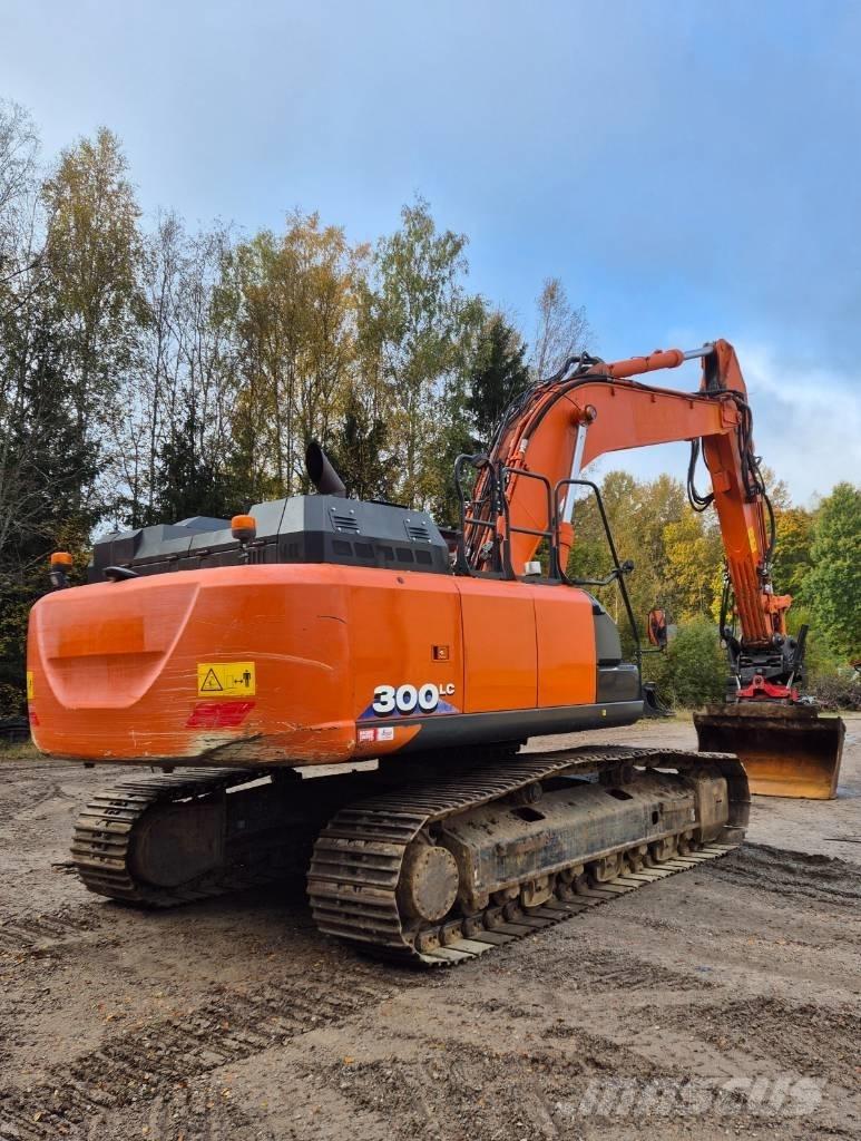 Hitachi ZX 300 LC-6 Roomikekskavaatorid