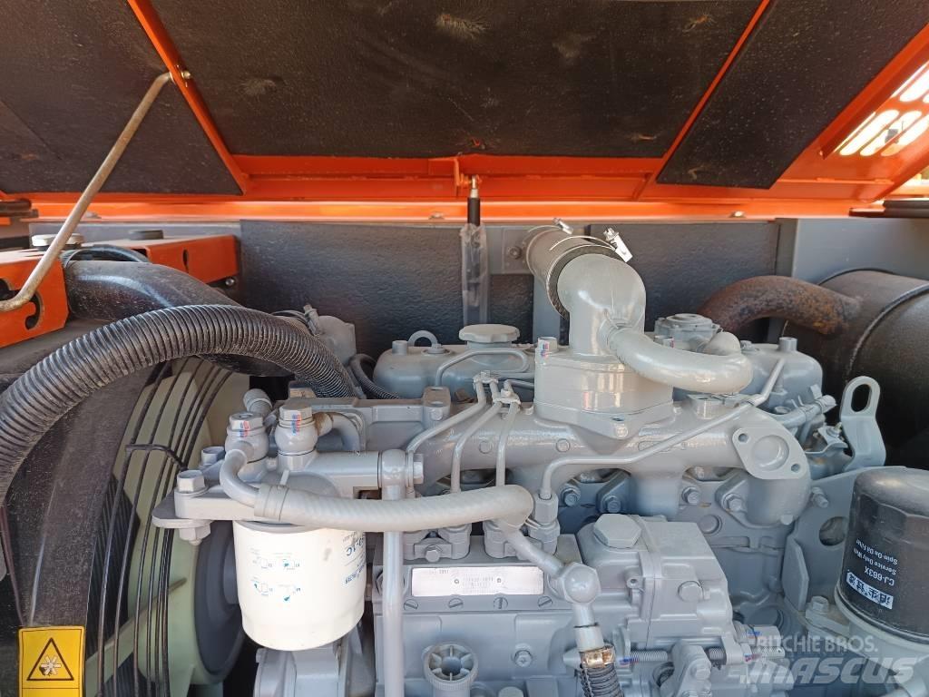 Hitachi ZX 75 Väikeekskavaatorid 7t-12t