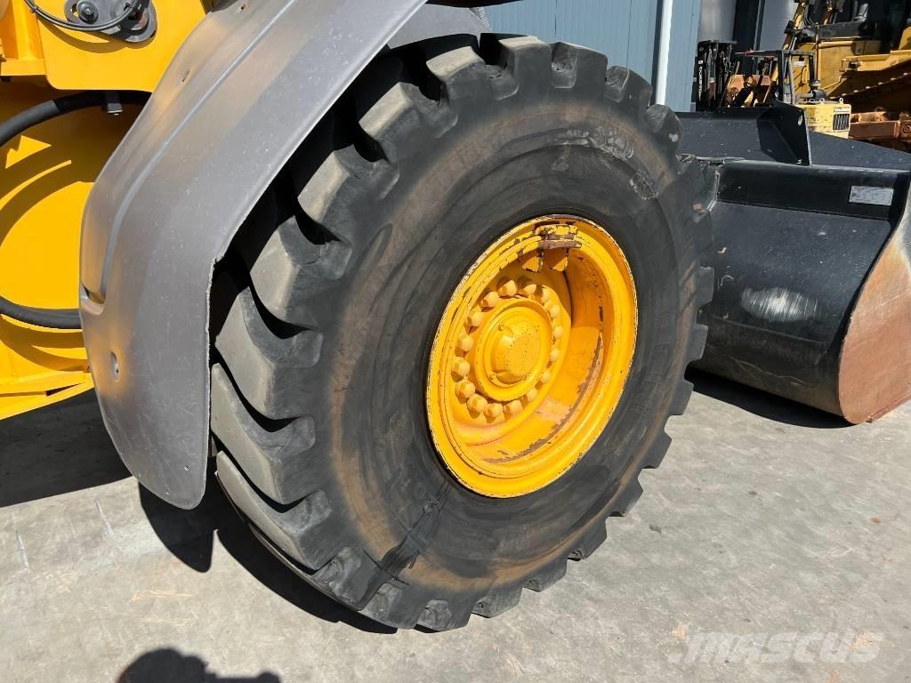 Volvo L90H Rataslaadurid
