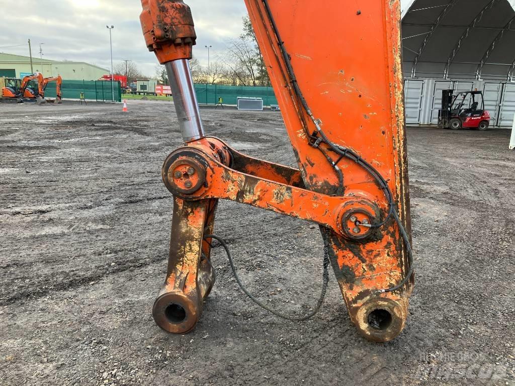 Hitachi ZX670LCH-5B Roomikekskavaatorid