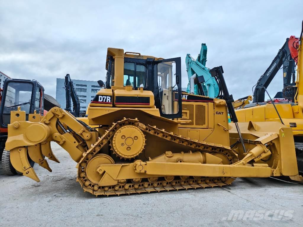 CAT D 7 R Buldooserid