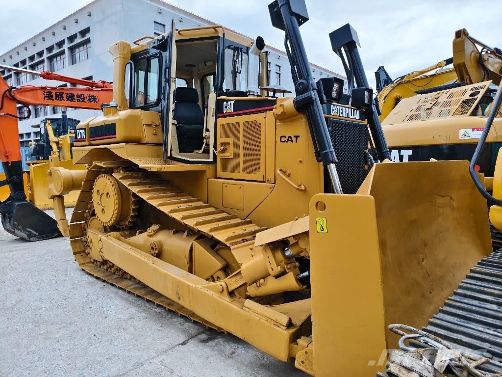 CAT D 7 R Buldooserid
