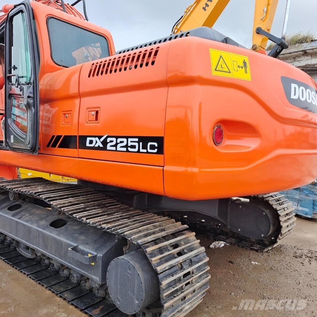 Doosan DX 225LC-9C Roomikekskavaatorid