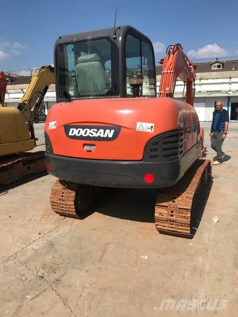 Doosan DX60 Roomikekskavaatorid