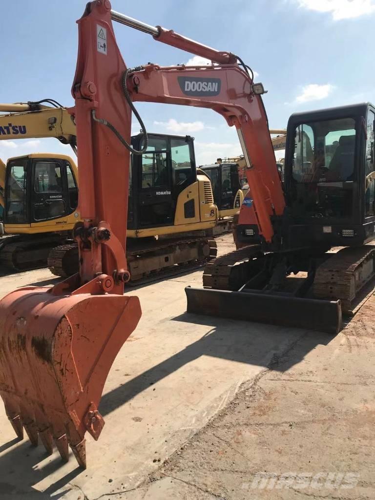 Doosan DX60 Roomikekskavaatorid