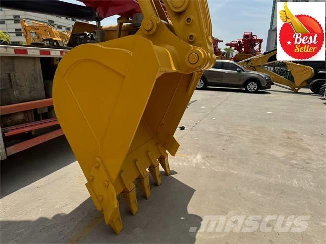 Komatsu PC 220 Roomikekskavaatorid
