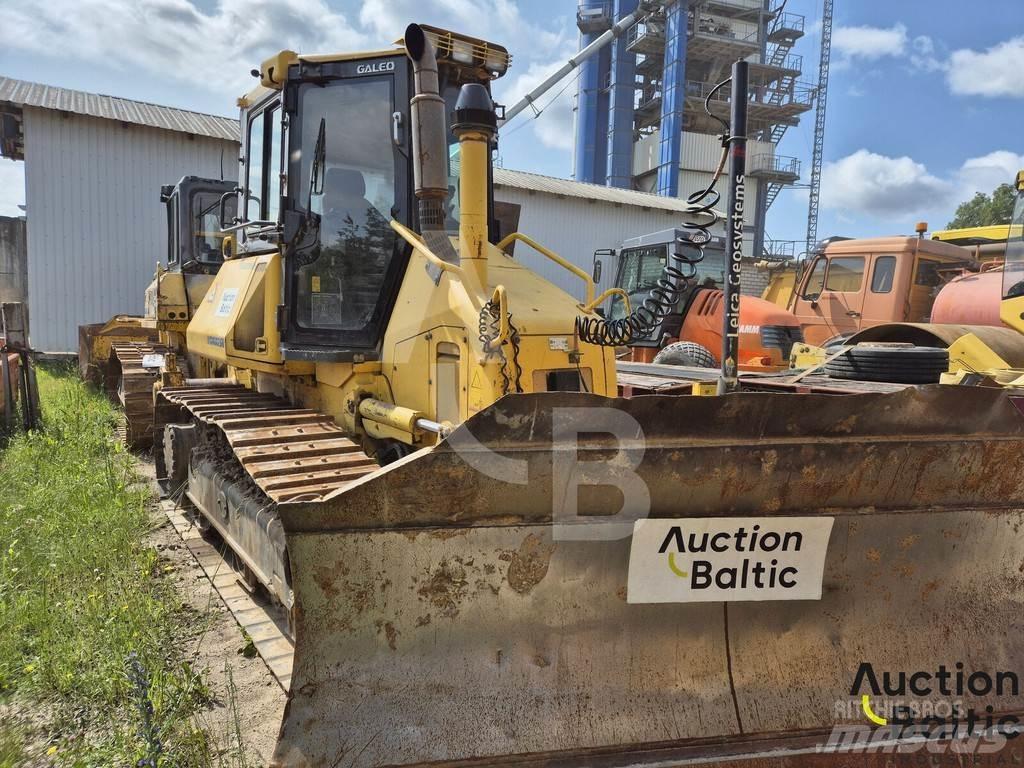 Komatsu D51EX-22 Buldooserid