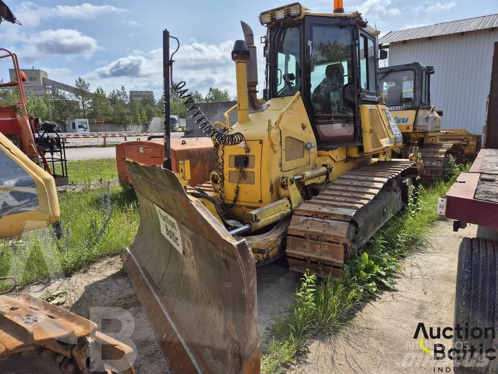 Komatsu D51EX-22 Buldooserid