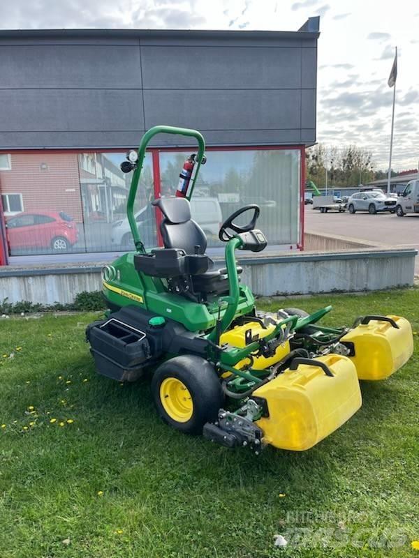 John Deere 2750 E Greeni niidukid