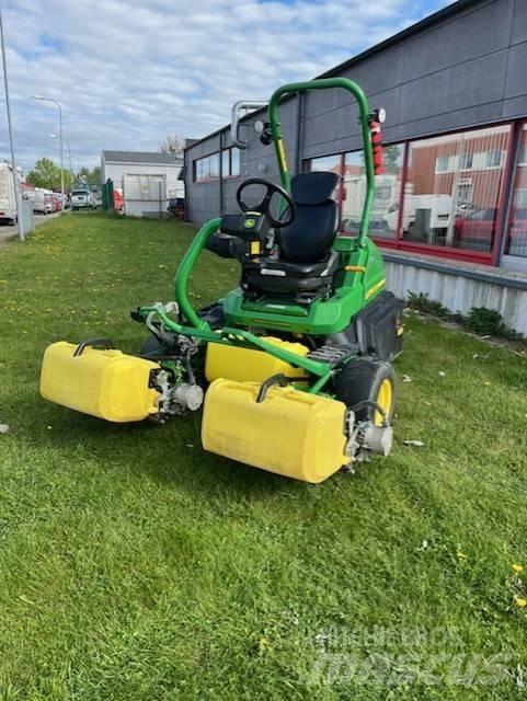 John Deere 2750 E Greeni niidukid