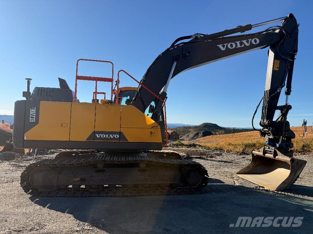 Volvo EC220EL Roomikekskavaatorid