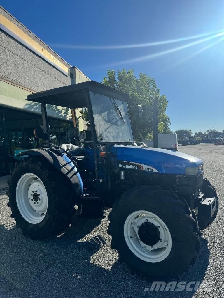 New Holland TN 70 Traktorid