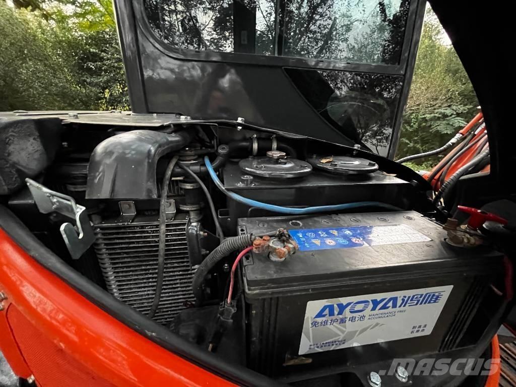 Hitachi ZX 50 U Miniekskavaatorid < 7 t