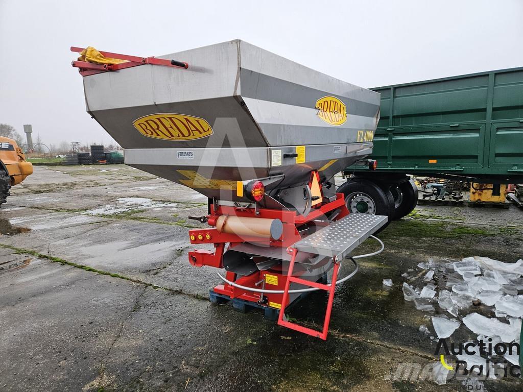 Bredal F 2RF Mineraalväetise laoturid