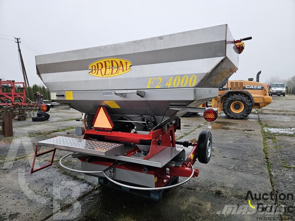 Bredal F 2RF Mineraalväetise laoturid