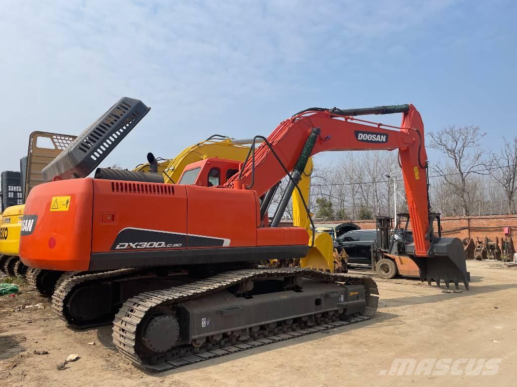 Doosan DX 300 Roomikekskavaatorid