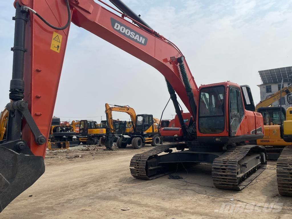 Doosan DX 300 Roomikekskavaatorid