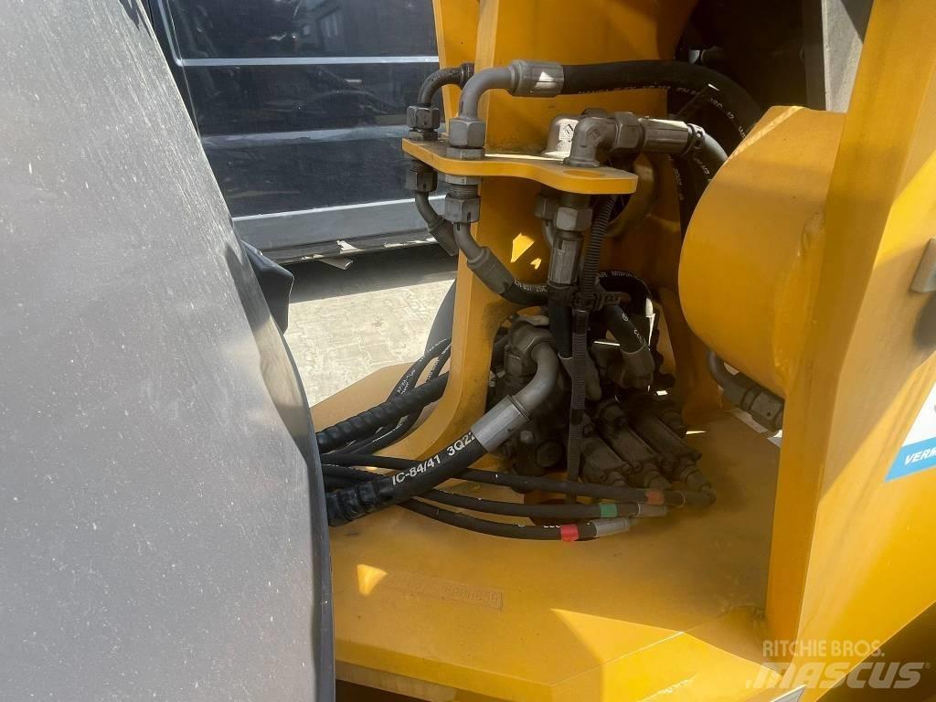 Mecalac AX 700 Rataslaadurid