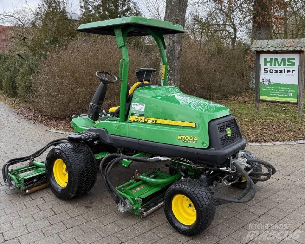 John Deere 8700 A Fairway niidukid