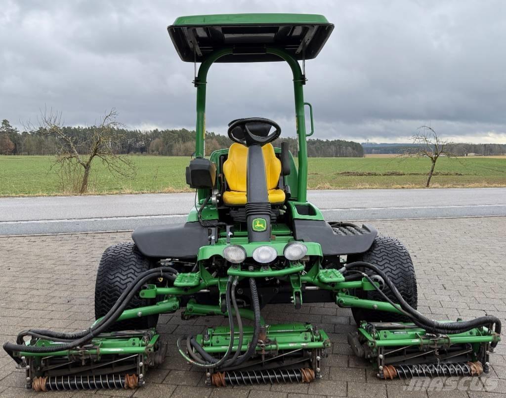 John Deere 8700 A Fairway niidukid