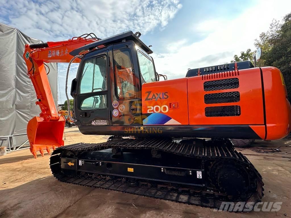 Hitachi EX 200 Roomikekskavaatorid