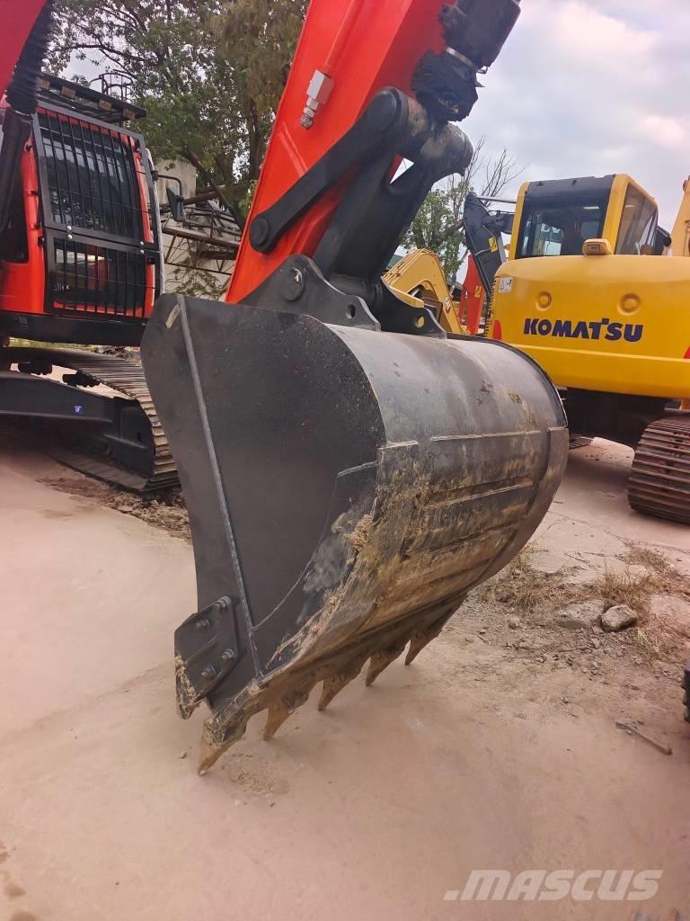 Doosan DX 225 LCA Roomikekskavaatorid