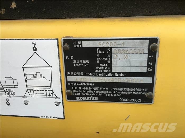 Komatsu PC 200-8 Roomikekskavaatorid