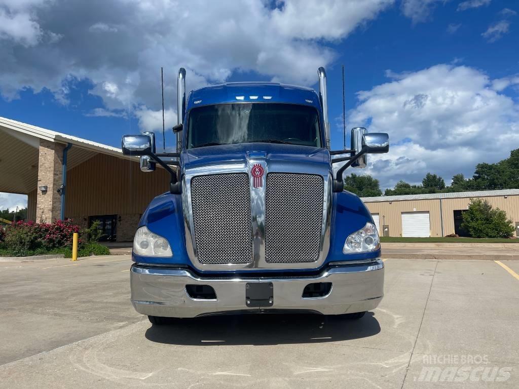 Kenworth T 680 Sadulveokid