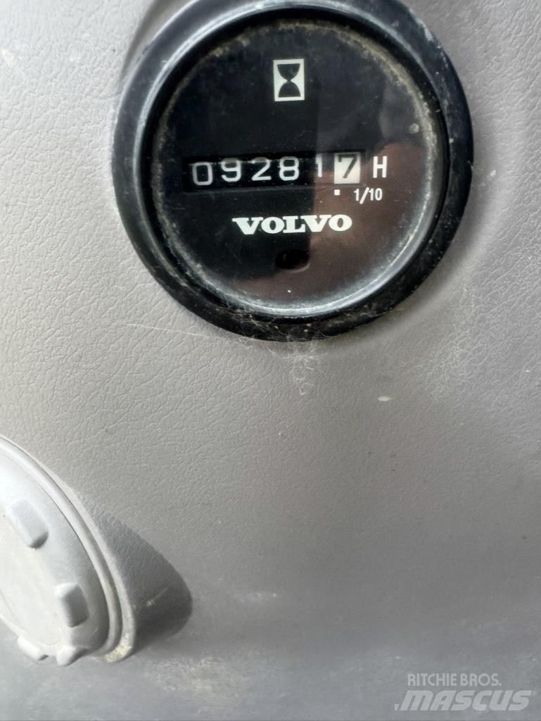 Volvo ECR235DL Roomikekskavaatorid
