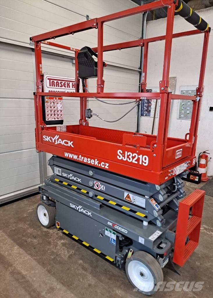 SkyJack SJ 3219E Käärtõstukid