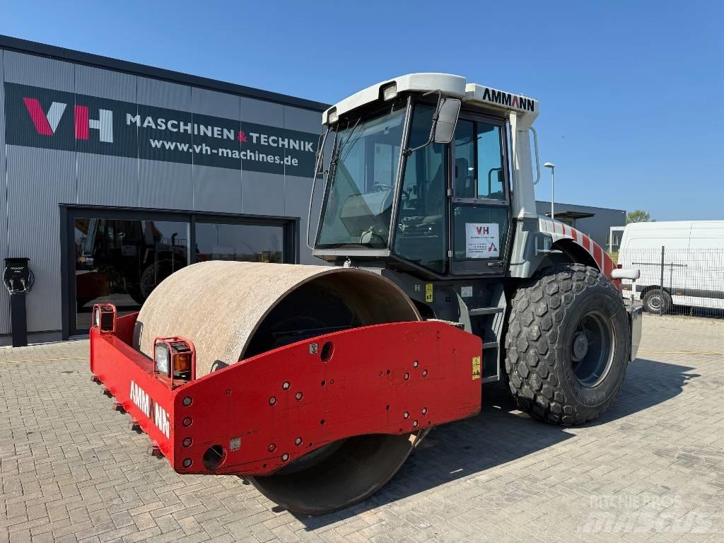 Ammann ASC 110 Ühe trumliga rullid