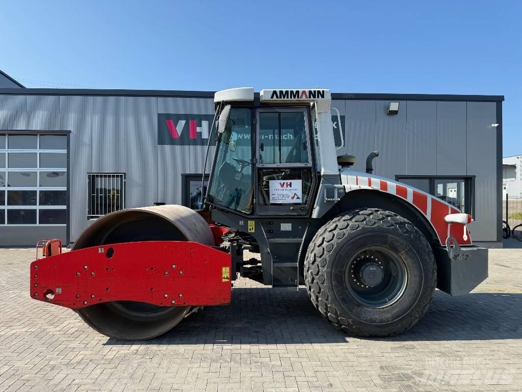 Ammann ASC 110 Ühe trumliga rullid