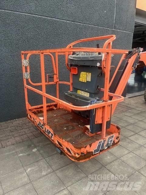 JLG M 450 AJ Iseliikuvad poomtõstukid