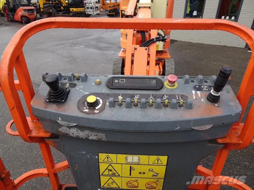 JLG E300AJP Iseliikuvad poomtõstukid