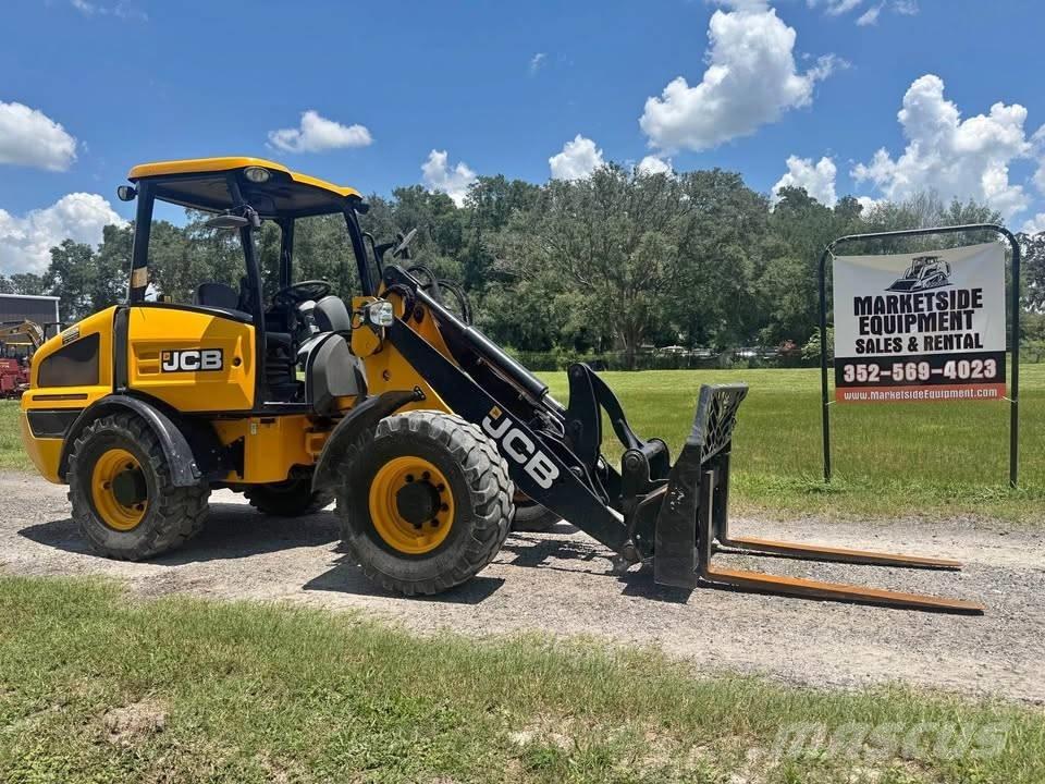 JCB 407 Rataslaadurid