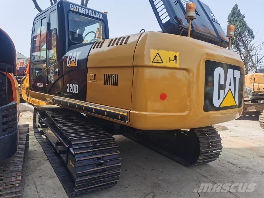 CAT 320 D2 Roomikekskavaatorid