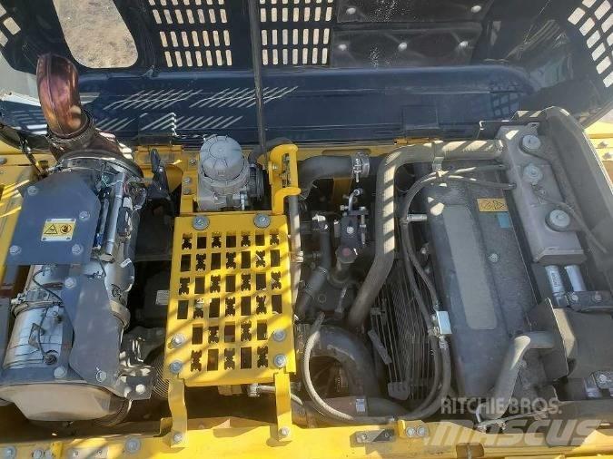 Komatsu PC 200 Roomikekskavaatorid