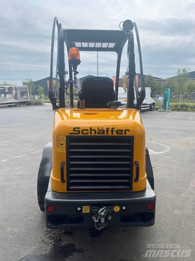 Schäffer 2445S Väikelaadurid