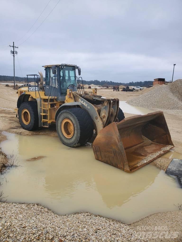 John Deere 844 K Rataslaadurid