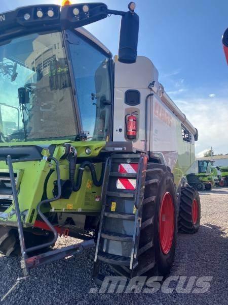 CLAAS TRION 750 Teraviljakombainid