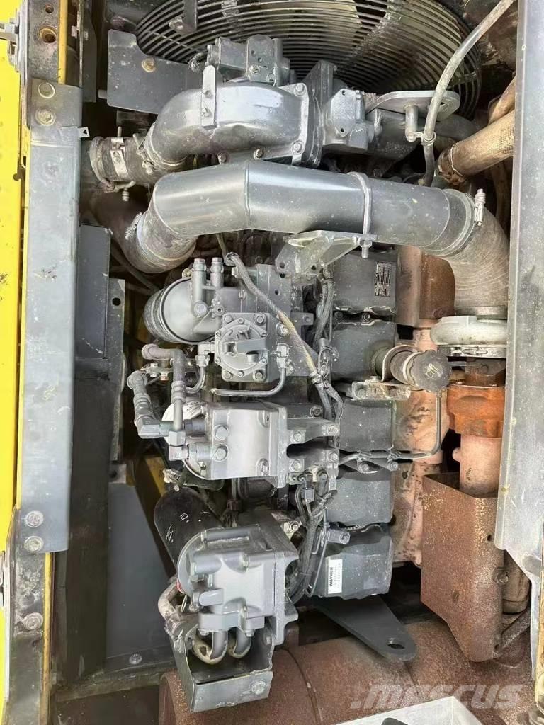 Komatsu 450-8 Roomikekskavaatorid