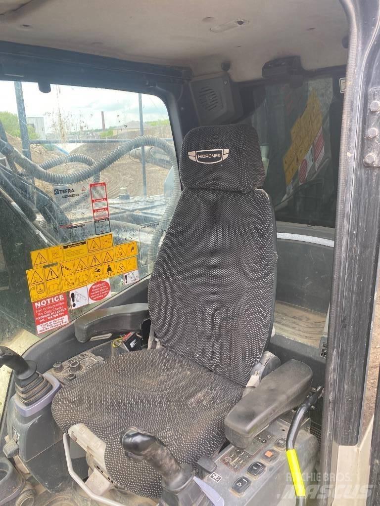 Hidromek HMK 220 LC Roomikekskavaatorid