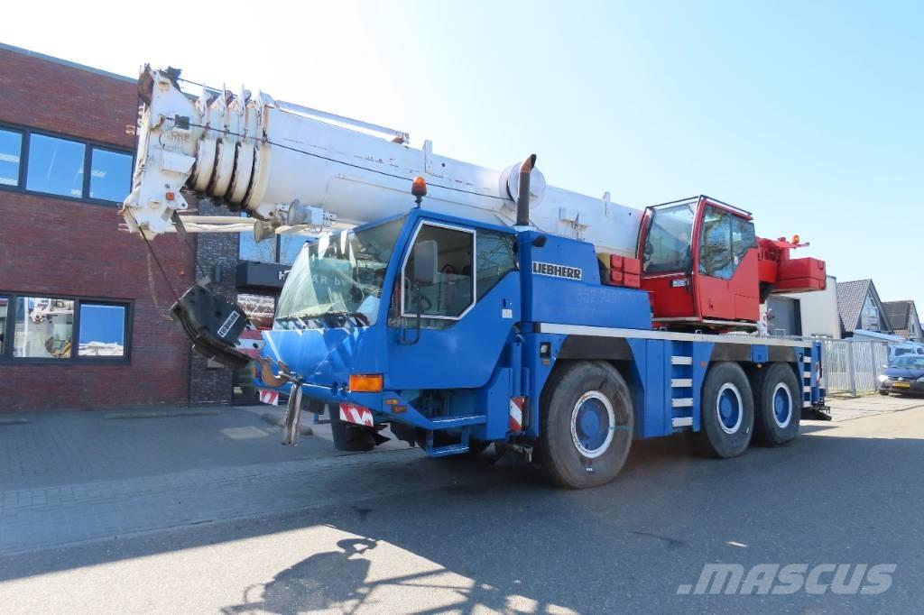 Liebherr LTM 1055-1 Maastikutõstukid