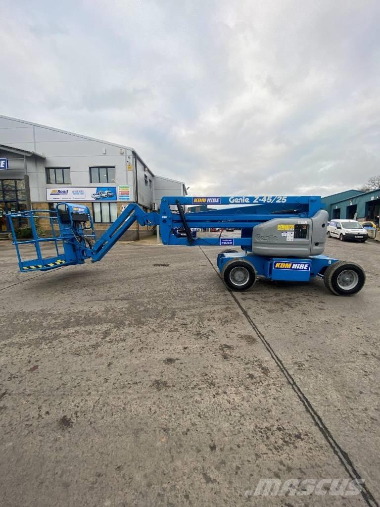 Genie Z 45/25 J Iseliikuvad poomtõstukid