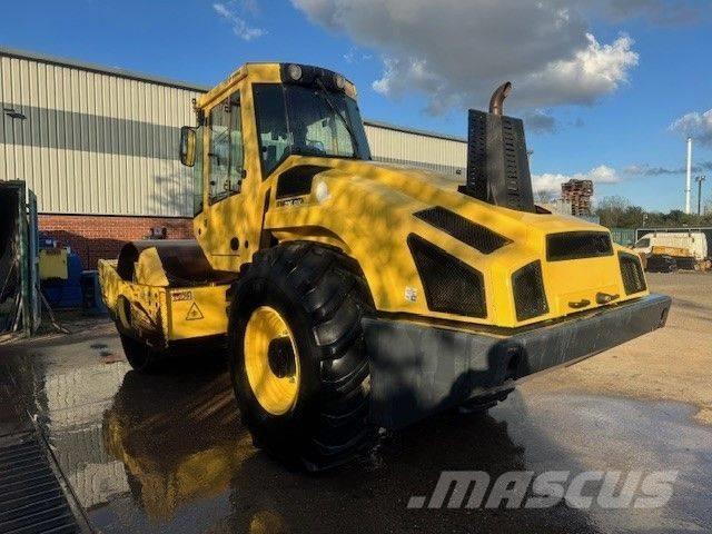 Bomag BW 216 DH-4i Ühe trumliga rullid