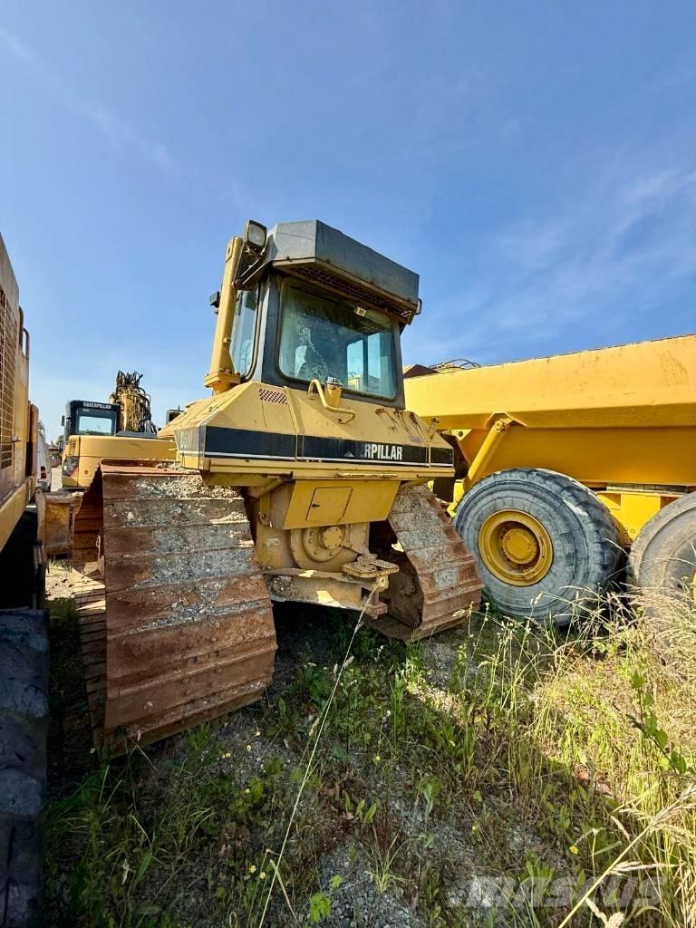CAT D 6 M LGP Buldooserid