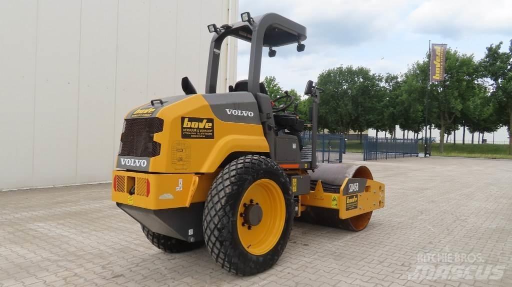 Volvo SD45B Ühe trumliga rullid