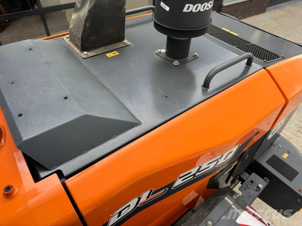 Doosan DL 250-7 Rataslaadurid