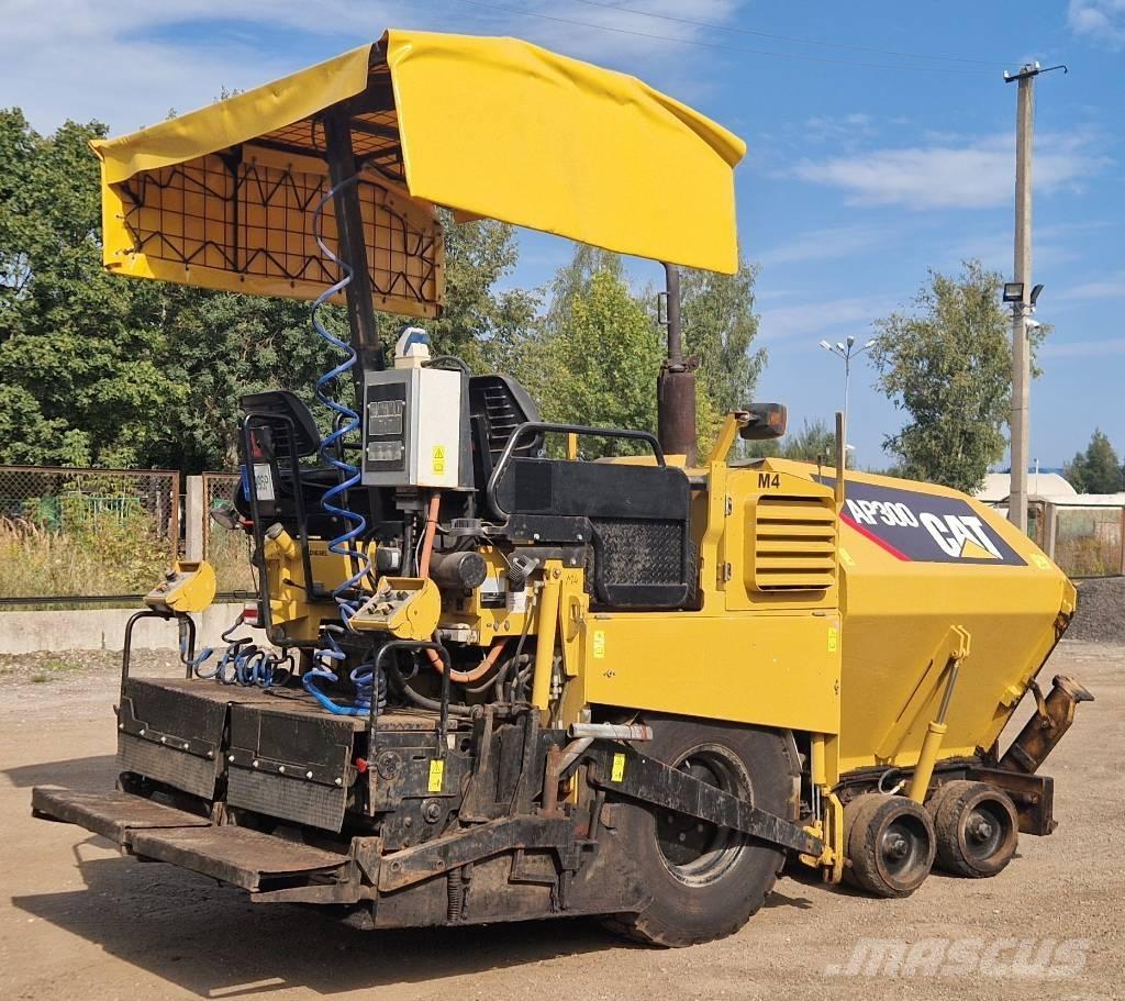 CAT AP300 Asfaldilaoturid