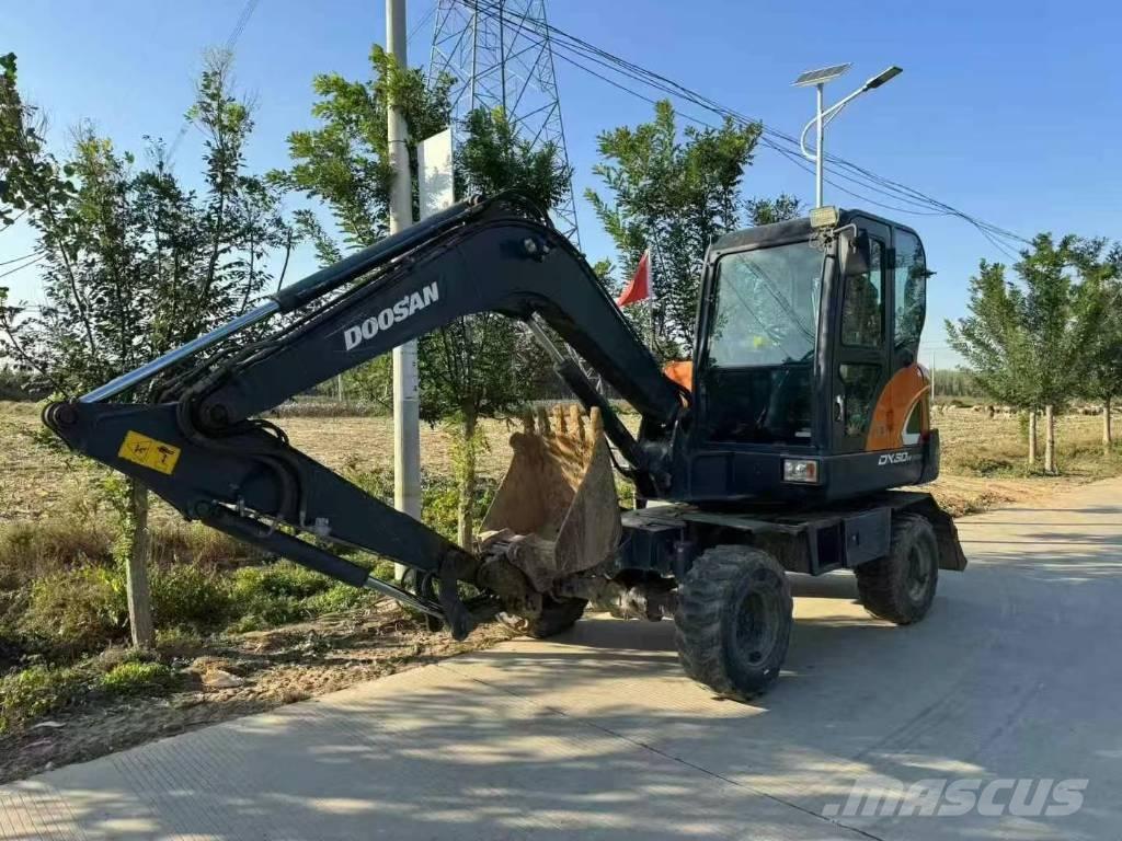 Doosan DX 60 Miniekskavaatorid < 7 t